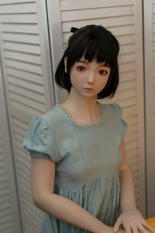 flat chest doll