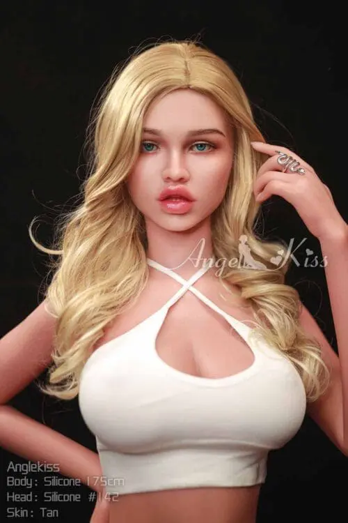 lifelike silicone sex doll