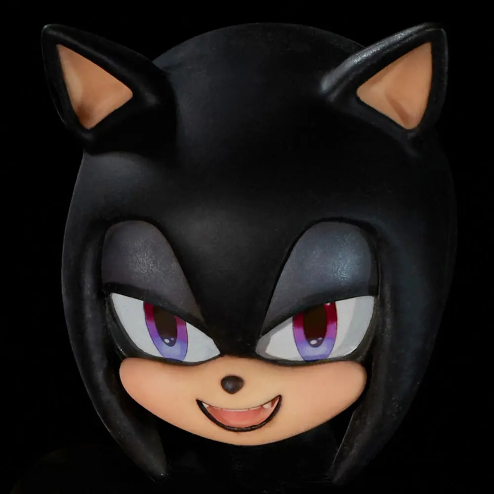 Aria with Purplish Red Eyes