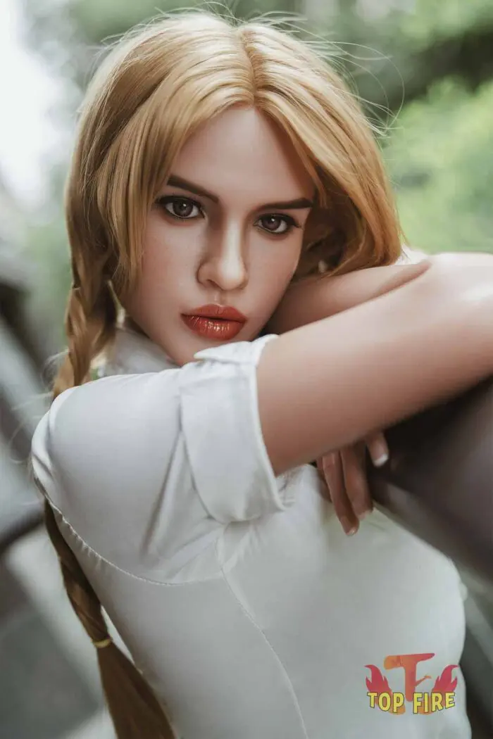 Chloe – 5’6″ | 170cm Sex Doll