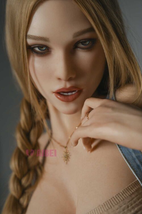 ህይወት ያላቸው የወሲብ አሻንጉሊቶች እርቃናቸውን