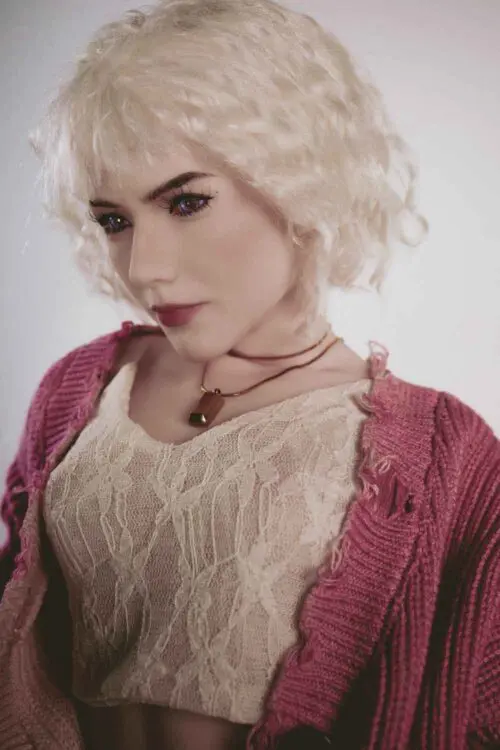 迷你尺寸的性玩偶